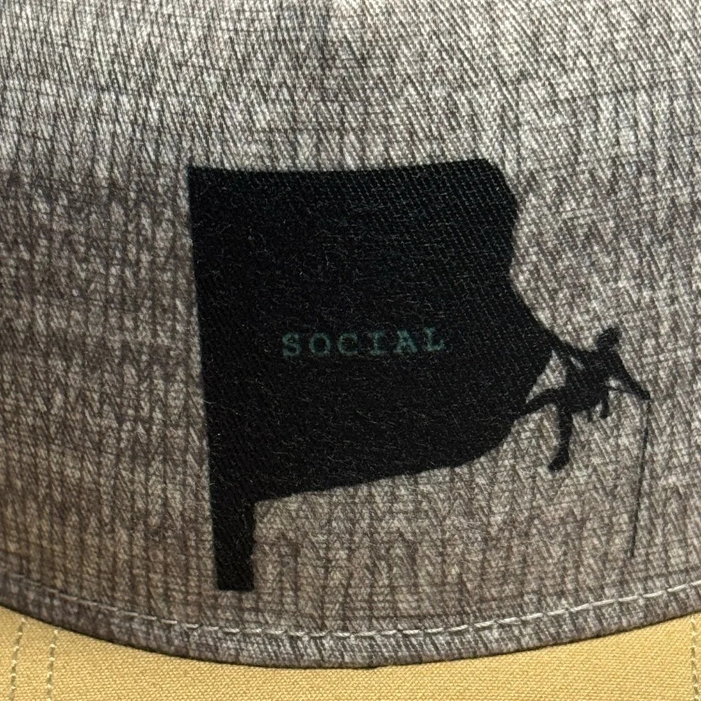 Prana Journeyman Flat Brim Trucker‎ Hat NWT Nomad Climber Mesh Gray Sustainable